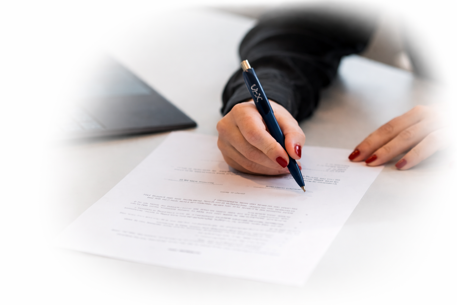 Arv i henhold til norsk lov: Få profesjonell hjelp til testament, arvfordeling og skifte. Vi veileder deg gjennom prosessen for en trygg og korrekt arv.